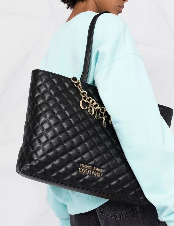 Mujer Bolsos de Bolsos satchel de Bolso satchel con placa del logo Versace Jeans Couture de Denim de color Negro 