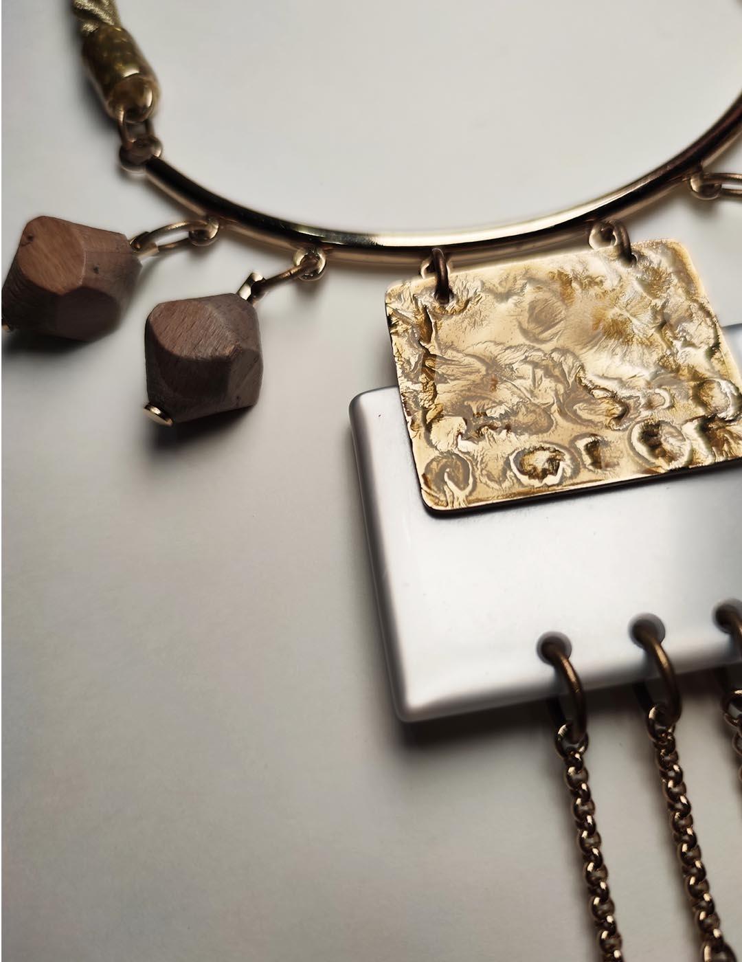 Collar Missoni dorado marfil y madera