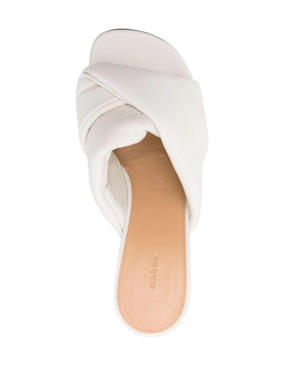 Sandalia JW Anderson Chain Heel Twist Blanca