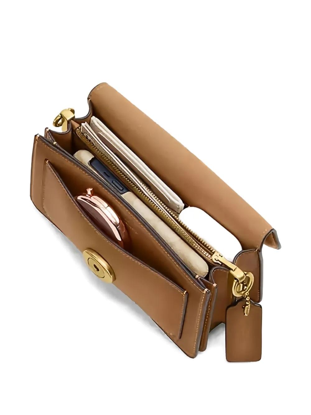 Bolso Coach Tabby Shoulder Bag 20 Marrón